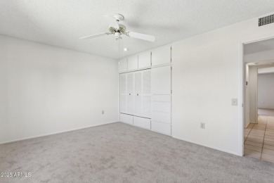 Welcome to the Sun City lifestyle you've been dreaming about!
 on PalmBrook Country Club in Arizona - for sale on GolfHomes.com, golf home, golf lot