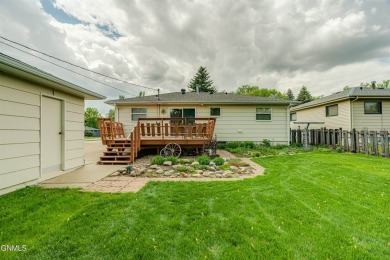 Rare, one-owner home in a fantastic neighborhood close to the on Tom O Leary Golf Course in North Dakota - for sale on GolfHomes.com, golf home, golf lot