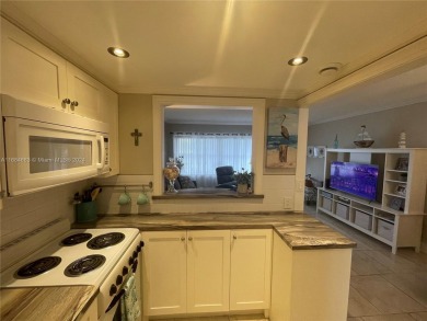 Beautiful  1 bedroom one bath condo with lots of amenities to on Sunrise Lakes Phase III in Florida - for sale on GolfHomes.com, golf home, golf lot