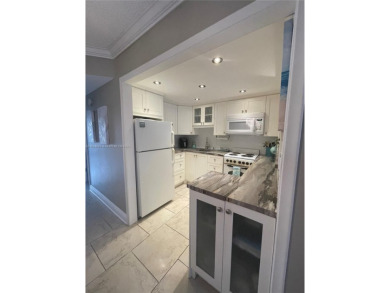 Beautiful  1 bedroom one bath condo with lots of amenities to on Sunrise Lakes Phase III in Florida - for sale on GolfHomes.com, golf home, golf lot