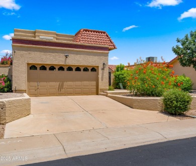 This gorgeous recently updated 3-bedroom residence located on The Lakes at Ahwatukee in Arizona - for sale on GolfHomes.com, golf home, golf lot