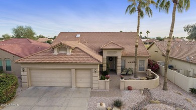 Great 2BR, 2BA plus den Bellagio model on the golf course in the on Oakwood Golf Club  in Arizona - for sale on GolfHomes.com, golf home, golf lot