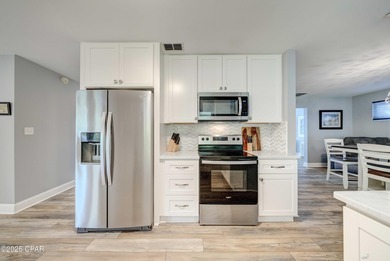 ***STUNNING REMODEL IN COLONY CLUB*** Discover modern elegance on Holiday Golf Club in Florida - for sale on GolfHomes.com, golf home, golf lot