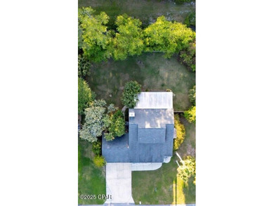 ***STUNNING REMODEL IN COLONY CLUB*** Discover modern elegance on Holiday Golf Club in Florida - for sale on GolfHomes.com, golf home, golf lot