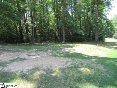 Nice building lot right on the 11 Tee at The Rock at Jocassee on The Rock At Jocassee in South Carolina - for sale on GolfHomes.com, golf home, golf lot