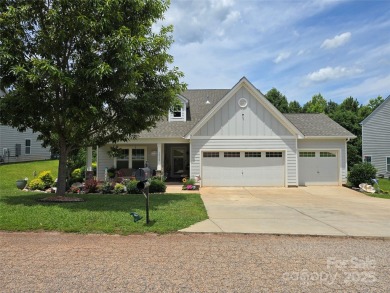 Beautiful, open floorplan home with an upgraded landscaped yard on Edgewater Golf Club in South Carolina - for sale on GolfHomes.com, golf home, golf lot