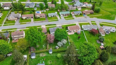 Charming side-split home on an oversized lot, ideally located on Dundas Valley Golf and Curling Club in  - for sale on GolfHomes.com, golf home, golf lot