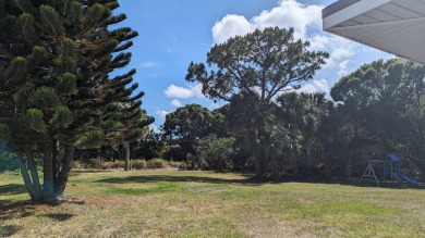 WELL KEPT DUPLEX WITH BRAND NEW ROOF LOCATED ON BEAUTIFUL HALF on Gator Trace Golf and Country Club in Florida - for sale on GolfHomes.com, golf home, golf lot