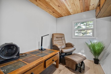 WONDERFUL LAKEFRONT GET-AWAY IS WAITING For You at Beautiful on River Golf and Country Club at Lake Royale in North Carolina - for sale on GolfHomes.com, golf home, golf lot