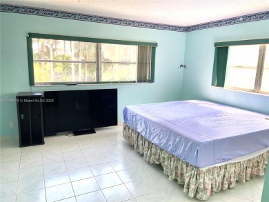 Real South Florida vibes in this spacious condo in Hallandale on The Diplomat Golf Resort and Spa in Florida - for sale on GolfHomes.com, golf home, golf lot