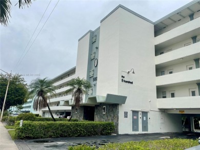 Real South Florida vibes in this spacious condo in Hallandale on The Diplomat Golf Resort and Spa in Florida - for sale on GolfHomes.com, golf home, golf lot
