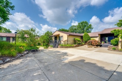 Lovely first floor spacious condo with 2 bedrooms, 2 full baths on Rosemont Country Club in Ohio - for sale on GolfHomes.com, golf home, golf lot