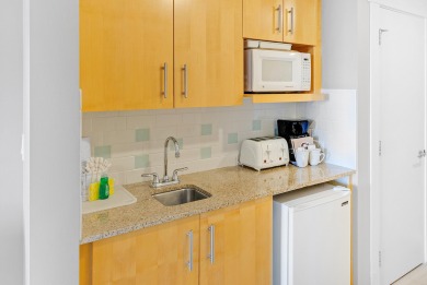 This pristine 7th-floor studio offers stunning Bay views and a on Sandestin Golf and Beach Resort - Raven in Florida - for sale on GolfHomes.com, golf home, golf lot