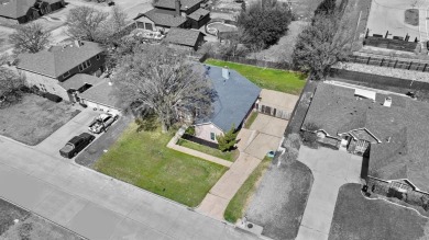 REFRESHED  BACK ON MARKET! WALLS, TRIM, AND DOORS PAINTED on Tierra Verde Golf Club in Texas - for sale on GolfHomes.com, golf home, golf lot