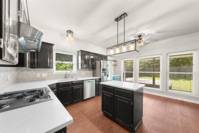REFRESHED  BACK ON MARKET! WALLS, TRIM, AND DOORS PAINTED on Tierra Verde Golf Club in Texas - for sale on GolfHomes.com, golf home, golf lot