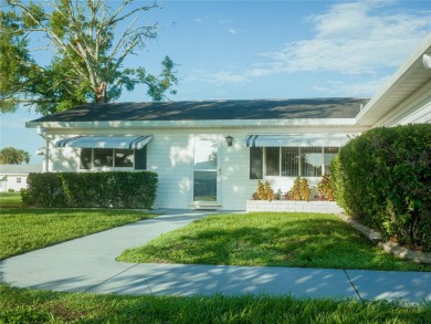 WOW!..MOTIVATED SELLER offering unbelievable incentives! $5,000 on The Links of Spruce Creek in Florida - for sale on GolfHomes.com, golf home, golf lot