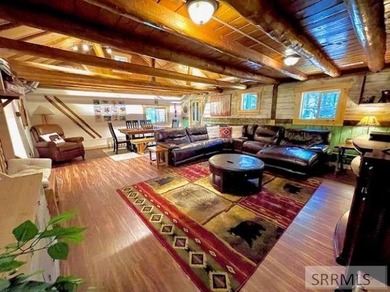 Turn-key and fully furnished, this exceptional cabin in Island on  in Idaho - for sale on GolfHomes.com, golf home, golf lot