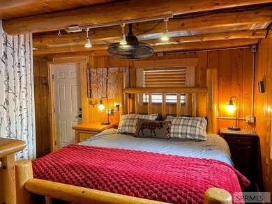 Turn-key and fully furnished, this exceptional cabin in Island on  in Idaho - for sale on GolfHomes.com, golf home, golf lot