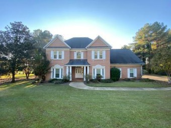 Wonderful All Brick Traditional Style Home overlooking the on Highland Oaks Golf Course in Alabama - for sale on GolfHomes.com, golf home, golf lot