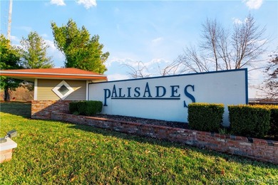 Top-floor 3 bedroom, 2 bath Palisades condo with beautiful main on Tan-Tar-A Golf Club in Missouri - for sale on GolfHomes.com, golf home, golf lot