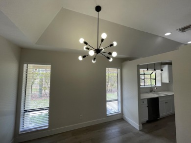 Beautifully renovated villa in the heart of Jupiter!  One level on The Golf Club of Jupiter in Florida - for sale on GolfHomes.com, golf home, golf lot