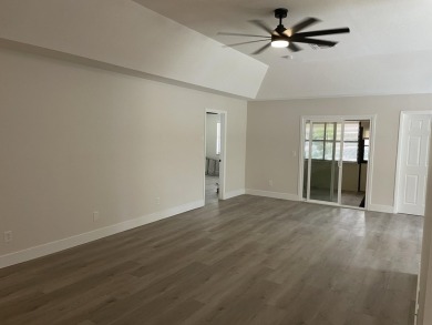 Beautifully renovated villa in the heart of Jupiter!  One level on The Golf Club of Jupiter in Florida - for sale on GolfHomes.com, golf home, golf lot