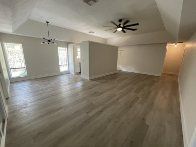 Beautifully renovated villa in the heart of Jupiter!  One level on The Golf Club of Jupiter in Florida - for sale on GolfHomes.com, golf home, golf lot