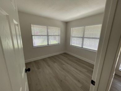 Beautifully renovated villa in the heart of Jupiter!  One level on The Golf Club of Jupiter in Florida - for sale on GolfHomes.com, golf home, golf lot