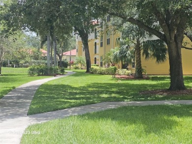 Great Location in desirable Gateway Area.  Nice 2 Bedrooms 2 on Gateway Golf and Country Club in Florida - for sale on GolfHomes.com, golf home, golf lot