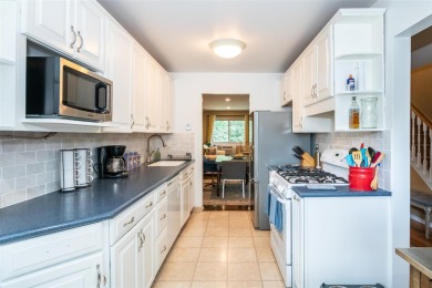 Welcome to this beautifully maintained 3-bedroom, 1.5-bath on Scarsdale Golf Club in New York - for sale on GolfHomes.com, golf home, golf lot