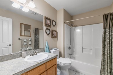 Exquisite 2-bed, 2-bath, 1,964 sq ft home in the gated Poppy on Eagle Point Golf Course in Oregon - for sale on GolfHomes.com, golf home, golf lot