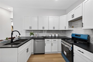 Modern + Move-In Ready in Lakewood! Full-price offer includes a on Browns Mill Golf Course in Georgia - for sale on GolfHomes.com, golf home, golf lot