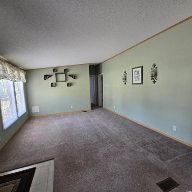 3 Bedroom, 2 bath immaculate home with one car garage, 20x12 on Wachesaw Plantation East Golf Course in South Carolina - for sale on GolfHomes.com, golf home, golf lot