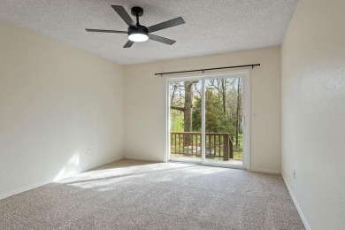 Updated townhouse near biking trails! This 2 bedroom, 1 1/2 bath on Bella Vista - Metfield Golf Complex and Country Club in Arkansas - for sale on GolfHomes.com, golf home, golf lot