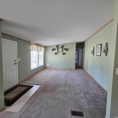 3 Bedroom, 2 bath immaculate home with one car garage, 20x12 on Wachesaw Plantation East Golf Course in South Carolina - for sale on GolfHomes.com, golf home, golf lot