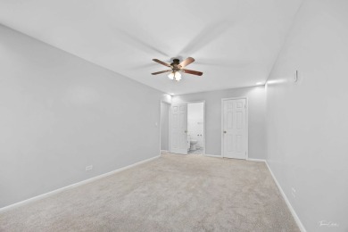 Welcome to this freshly renovated 2 bedroom, 1 full and 2 half on Village Greens of Woodridge Golf Course in Illinois - for sale on GolfHomes.com, golf home, golf lot