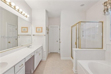 Charming 3 BD single-family home is located on a quiet on Belfair Golf Club in South Carolina - for sale on GolfHomes.com, golf home, golf lot
