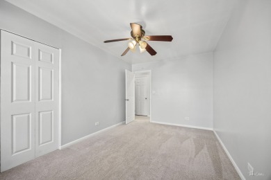 Welcome to this freshly renovated 2 bedroom, 1 full and 2 half on Village Greens of Woodridge Golf Course in Illinois - for sale on GolfHomes.com, golf home, golf lot