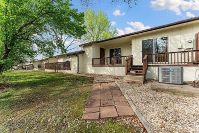 Updated townhouse near biking trails! This 2 bedroom, 1 1/2 bath on Bella Vista - Metfield Golf Complex and Country Club in Arkansas - for sale on GolfHomes.com, golf home, golf lot