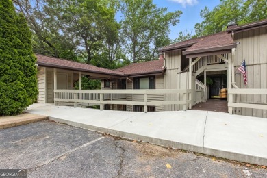 Welcome to your beautifully maintained furnished ground-level on Kingwood Golf Club and Resort in Georgia - for sale on GolfHomes.com, golf home, golf lot