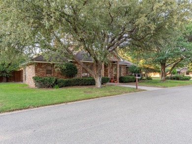 Welcome to the highly sought-after Green Tree subdivision! This on Green Tree Country Club in Texas - for sale on GolfHomes.com, golf home, golf lot