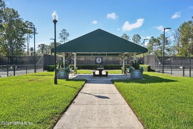 Welcome to this well maintained three bedroom, two bath townhome on Golf Club At Fleming Island in Florida - for sale on GolfHomes.com, golf home, golf lot