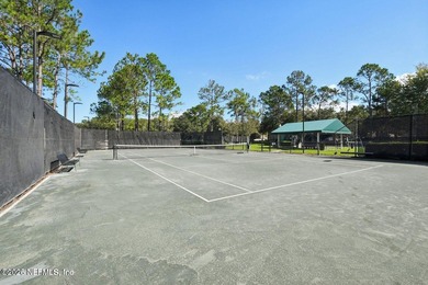Welcome to this well maintained three bedroom, two bath townhome on Golf Club At Fleming Island in Florida - for sale on GolfHomes.com, golf home, golf lot