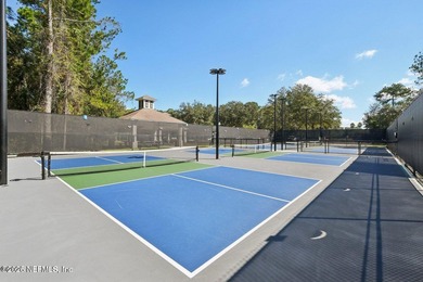 Welcome to this well maintained three bedroom, two bath townhome on Golf Club At Fleming Island in Florida - for sale on GolfHomes.com, golf home, golf lot