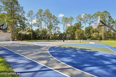 Welcome to this well maintained three bedroom, two bath townhome on Golf Club At Fleming Island in Florida - for sale on GolfHomes.com, golf home, golf lot