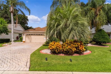 This stunning 3/2 MAGNOLIA single-family home is situated in the on Amberwood Executive Golf Course in Florida - for sale on GolfHomes.com, golf home, golf lot