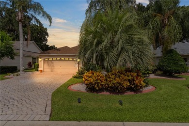 This stunning 3/2 MAGNOLIA single-family home is situated in the on Amberwood Executive Golf Course in Florida - for sale on GolfHomes.com, golf home, golf lot