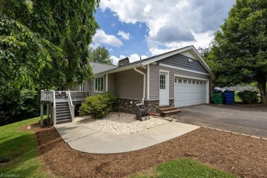 Beautiful well maintained 3BR/3BA, 1 story home on Cross Creek on Cross Creek Country Club in North Carolina - for sale on GolfHomes.com, golf home, golf lot