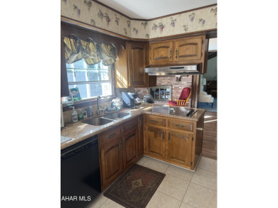 Beautiful four bedroom, three and a half bath home situated on on Summit Country Club in Pennsylvania - for sale on GolfHomes.com, golf home, golf lot
