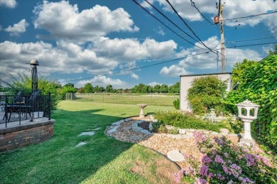 Beautifully Maintained 3-Bed, 2-Bath Home Backing to Hidden on Willow Creek Country Club in Oklahoma - for sale on GolfHomes.com, golf home, golf lot